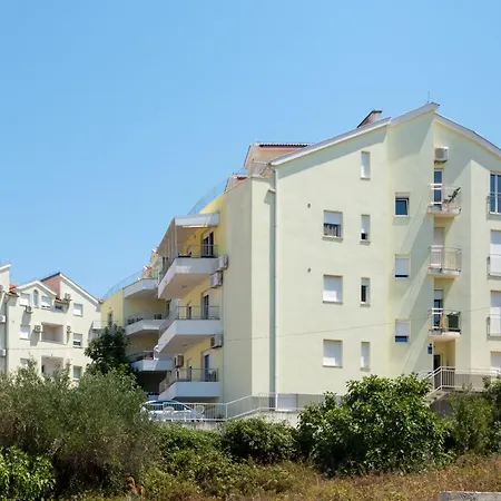 Marina Apartment *