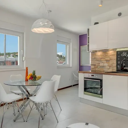 Marina Apartment *
